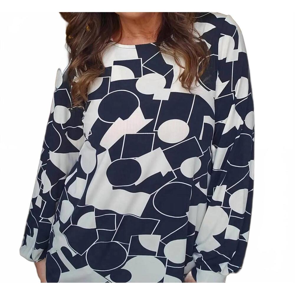 NEW PURE ESSENCE all around town top in black/ivory